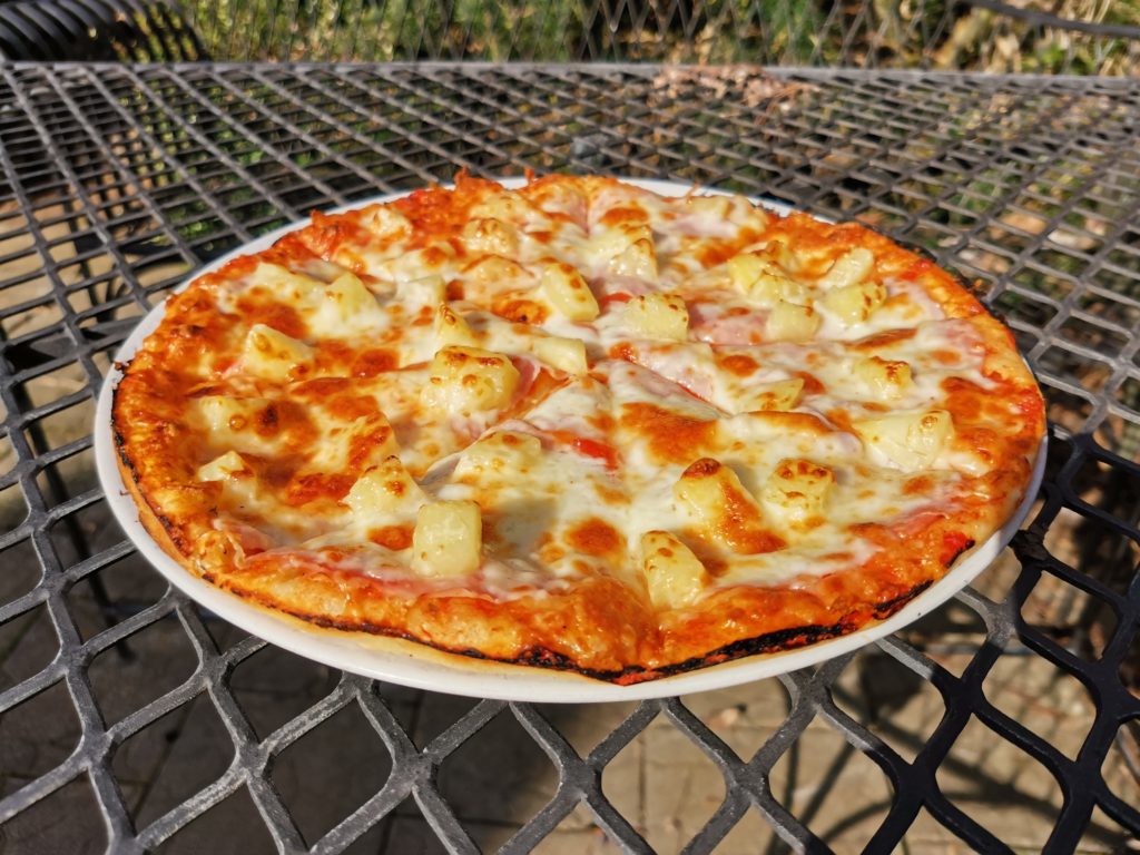Ananásová pizza