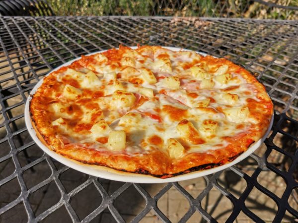 ananasova-pizza-orgovan-restauracia